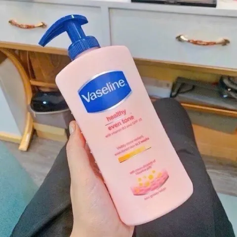 Kem dưỡng Vaseline Sun + Pollution Protection dùng ban ngày có chất chống nắng SPF50 400ml 793443
