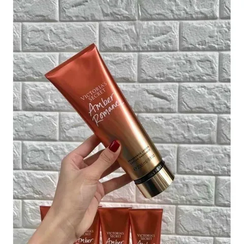 Sữa Dưỡng Thể Victoria’s Secret AmberRomance Fragrance Lotion 236ml 793473