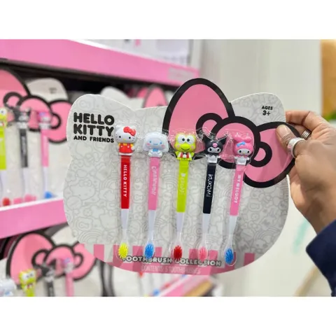 Set 5 cây bàn chải đánh răng cho bé từ 3 tuổi Hello Kitty and friends