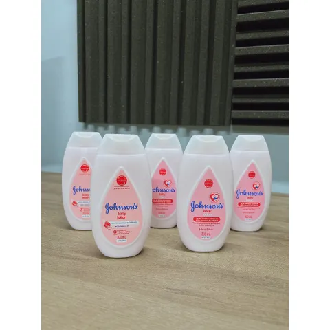 Sữa Dưỡng Thể Cho Bé Johnson’s Baby Lotion giúp dưỡng ẩm và bảo vệ da suốt 24h