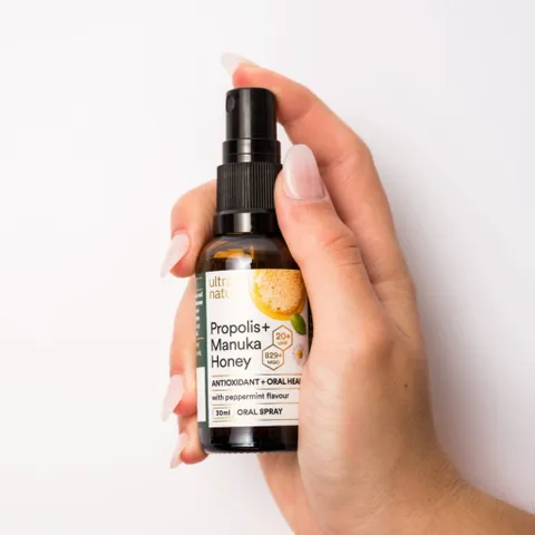 {Mẫu mới} - Xịt Họng Keo Ong Manuka Honey 20+ Ultra Nature Propolis&Manuka 30ml thích hợp cho bé/trẻ trên 2 tuổi