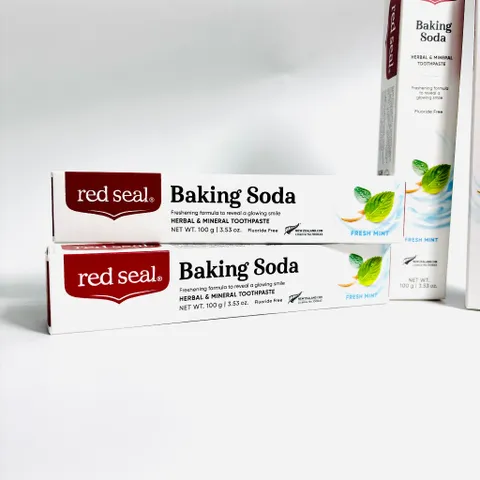 Kem đánh răng Red Seal Baking Soda không chưa flour, làm sạch, trắng răng, hương bạc hà tươi mát, sảng khoái