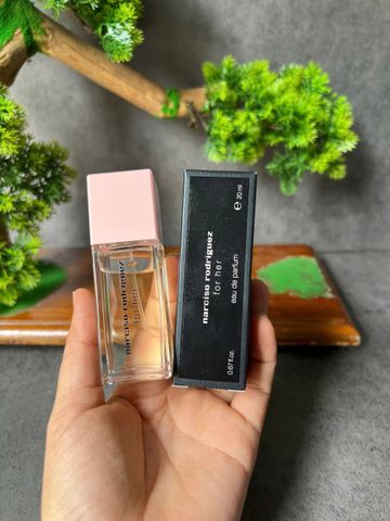 Thanh lý chai đã mở nilong nước hoa Narciso rodriguez for her edp nar hồng nhạt 20ml