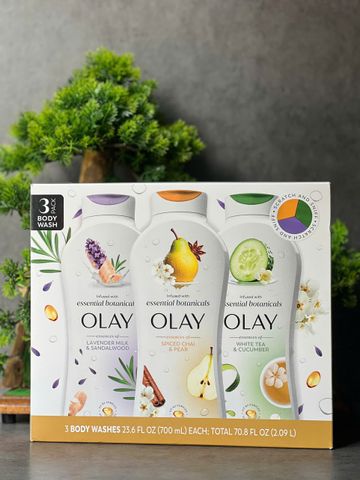 Set 3 chai sữa tắm Olay Essential Botanicals, mỗi chai có dung tích 700ml.