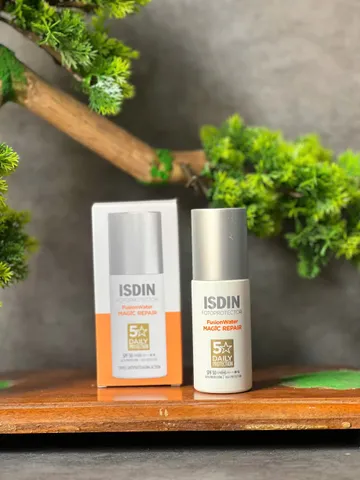 Kem Chống Nắng ISDIN Fusion Water Magic Repair SPF50 50ml Hỗ Trợ Da Lão Hóa