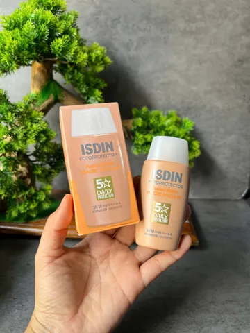 Kem Chống Nắng Có Màu ISDIN Fusion Water Magic Medium SPF50 50ml