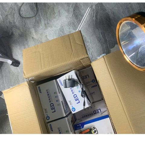 Pin Sạc - Đèn Pin LED  Xách Tay 2 Chức Năng QY-5564 Đèn Pin Cao Cấp