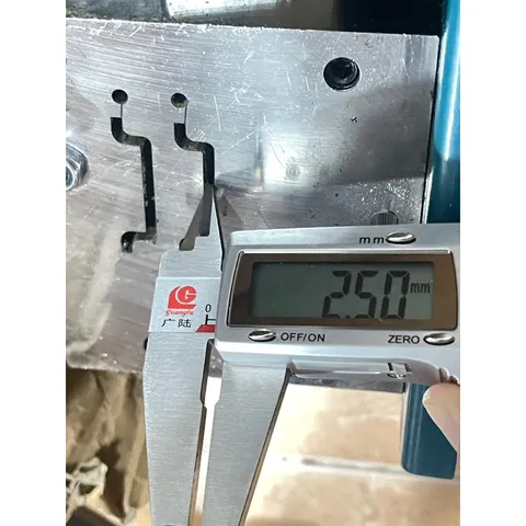 ✅ Máy cắt thanh ray, bàn cắt thanh ray 35 mm loại 2 rãnh có thước đo dùng cho ray nhôm và ray sắt (DC-35)