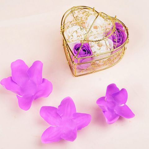 Hộp quà trái tim 6 bông hoa hồng