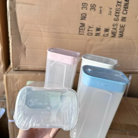 Bình nhựa vuông để tủ lạnh, đựng trà sữa 1.5 lít