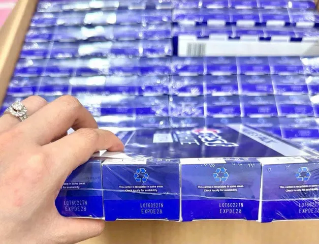  ( HÀNG CHÍNH HÃNG MỸ) SET 5 TUÝP KEM ĐÁNH RĂNG TRẮNG RĂNG CREST 3D VIVID ULTRA 147G 