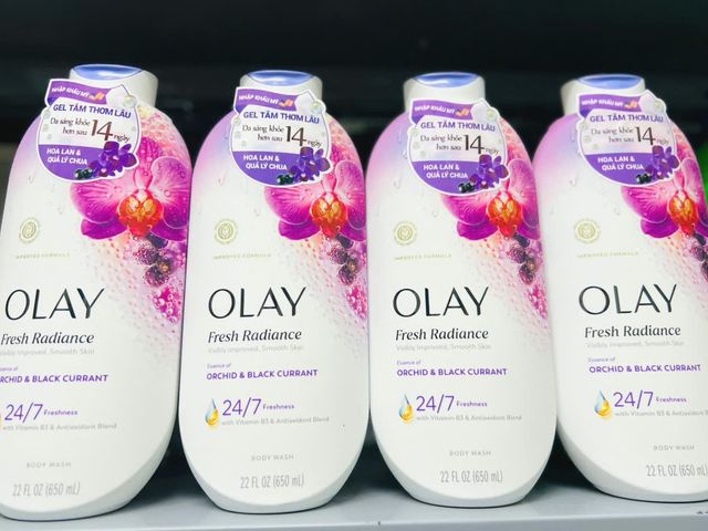 Sữa tắm Olay dưỡng da mịn màng hương hoa lan & quả lý chua 650g 🏷️ Săn deal giá sốc ngay