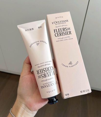 Kem dưỡng tay Loccitane hoa Anh Đào fleurs de cerisier 150ml 798243