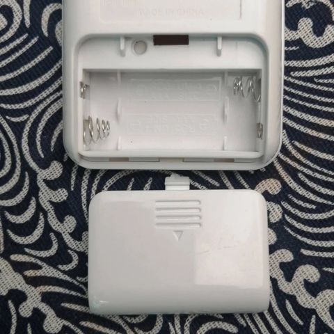 Điều khiển điều hòa Toshiba ngắn trắng - Remote máy lạnh