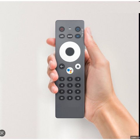 Điều khiển FPT Play Box 650 chính hãng, tích hợp tính năng điều khiển bằng giọng nói, sử dụng tiện lợi và nhanh chóng
