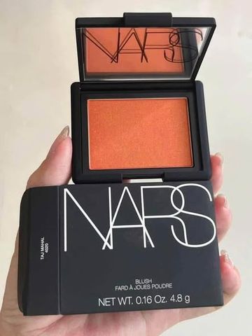 Set trang điểm gồm Má hồng Nars (màu  taj mahal 4020) + Che khuyết điểm tặng  kèm Vòng Cổ ngọc trai
