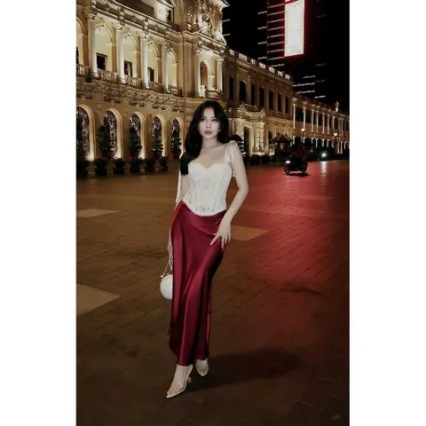 Set áo ren corset phối váy lụa dài thanh lịch quyến rũ