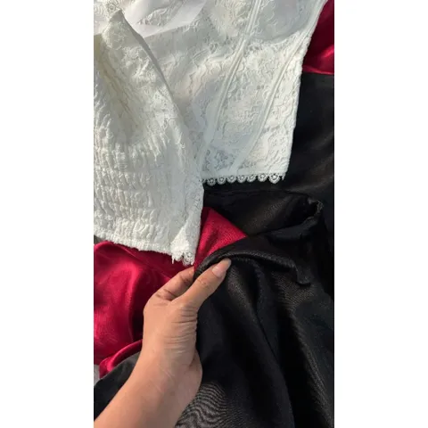 Set áo ren corset phối váy lụa dài thanh lịch quyến rũ