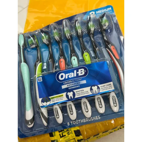 [ thanh lý ] [ CHI TIẾT TRONG MÔ TẢ ] SÉT 8 Bàn chải đánh răng Oral-B Cross Action Advanced MEDIUM NỘI ĐỊA MỸ