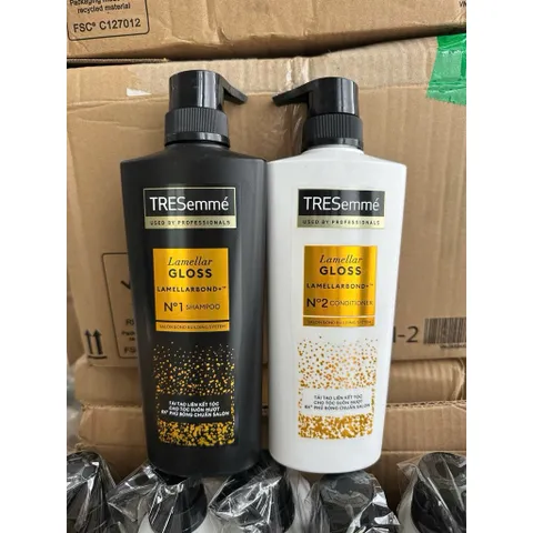 ( Combo Gội + Xả 450ml*2 chai ) Phủ Bóng TRESemmé Lamellar Gloss mang lại mái tóc bóng mượt chuẩn salon