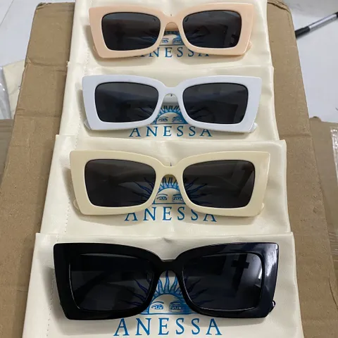 ( chính hãng hàng tách gift #ANESSA ) Kính mát  thời trang vuông full viền