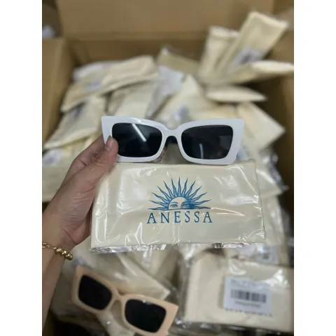 ( chính hãng hàng tách gift #ANESSA ) Kính mát  thời trang vuông full viền