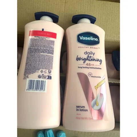 [ Mẫu Mới DAILY BRIGHTENING ]  Sữa Dưỡng Thể trắng da Toàn Thân VASELINE Body Lotion (725ml)