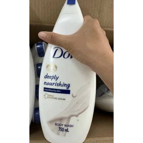 Sữa tắm dưỡng ẩm  Deeply Nourishing Body Wash 750ml