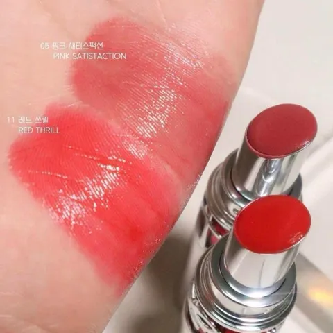 Son môi màu 11 Red Thrill - Màu son tươi tắn, lâu trôi