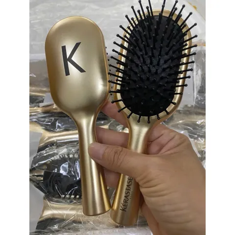 ☘️ Lược gỡ rối massage Kéras Gift Bản gift của Kéras, cực xinh để tặng hoặc dùng kèm routine chăm sóc tóc chuyên nghiệp.