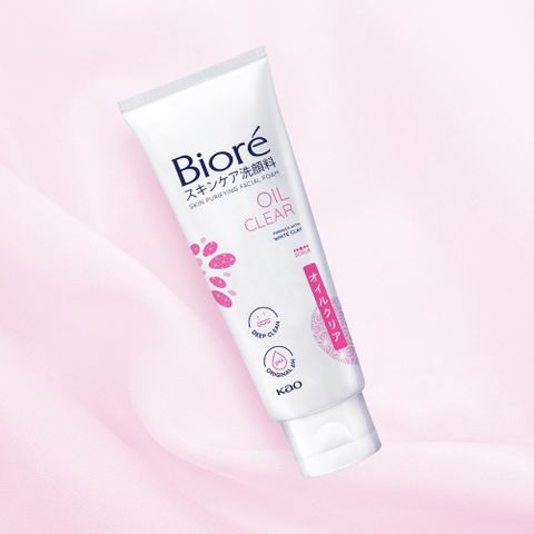 Sữa Rửa Mặt Biore Thanh Lọc Da - Sạch Nhờn Oil Clear 100g
