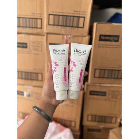 Sữa Rửa Mặt Biore Thanh Lọc Da - Sạch Nhờn Oil Clear 100g