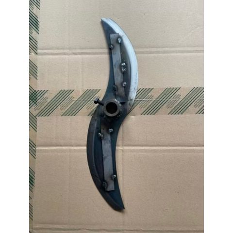 dao lưỡi liền nguyên khối dày 3,5li của máy băm chuối chất liệu lm từ thép nhíp xe siêu sắc bén