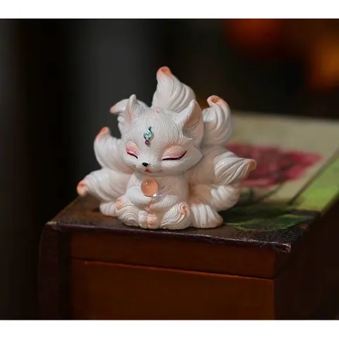 Tượng Hồ Ly 9 Đuôi Thiền Ôm Quả Cầu Phong Thủy – Trang Trí Bàn Làm Việc, Góc Học Tập 🌸 resin cap cấp kích thước 8,5 cm