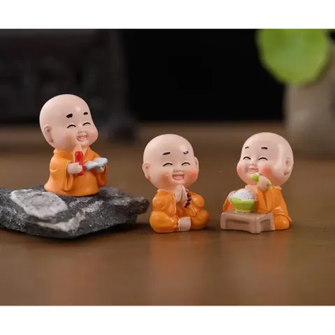 Mô hình chú tiểu dễ thương bằng nhựa cao khoảng 3,5cm trang trí tiểu cảnh,bể cá,taplo ô tô…deco an nhiên,may mắn