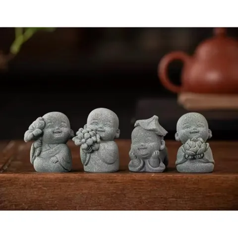 Bộ tượng 4 tiểu hoà thượng cầm hoa bằng đá sa thạch sắc nét - trang trí bàn trà,góc thiền,terrarium,chậu cây,…