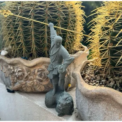 Tượng Địa phật phục ma đá sa thạch cao 20cm - tượng deco phong thuỷ