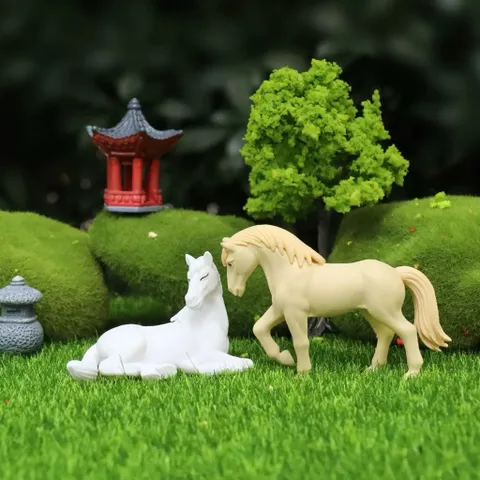 Mô hình ngựa trang trí tiểu cảnh,deco phòng bằng nhựa kích thước khoảng 6.5*5 cm