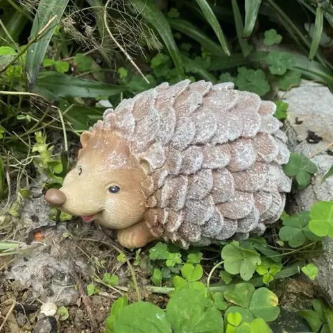 MÔ HÌNH NHÍM TRANG TRÍ SÂN VƯỜN BẰNG NHỰA – SIZE LỚN 18CM 🦔