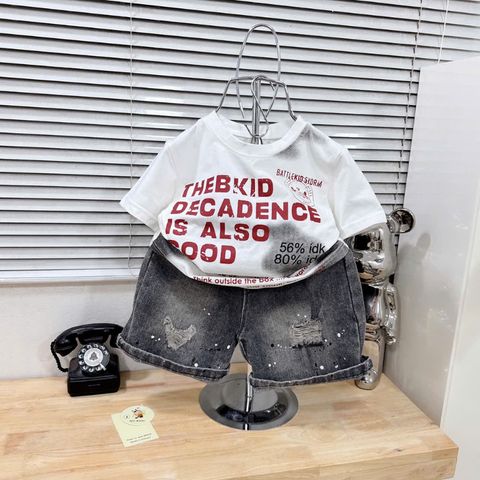 Bộ Quần Áo Bé Trai In Chữ Cá Tính – Áo Thun Trắng Phối Quần Short Jean Xám Thời Trang Cho Bé