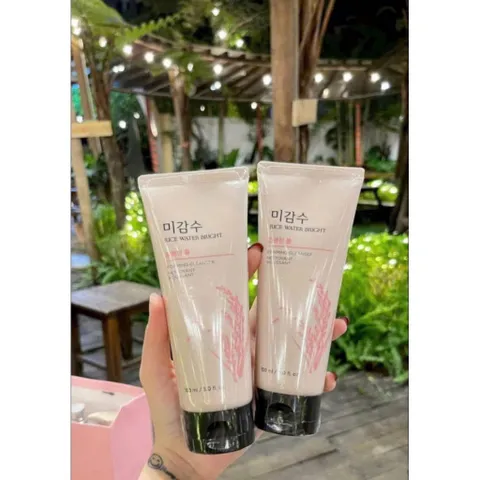 Sữa rửa mặt gạo The Face Shop – lành tính cho mọi loại da