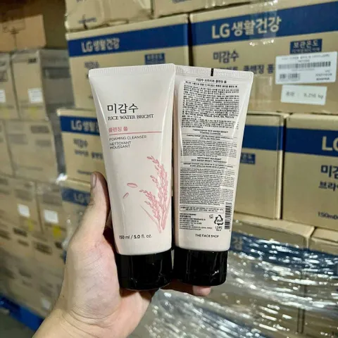 Sữa rửa mặt gạo The Face Shop – lành tính cho mọi loại da