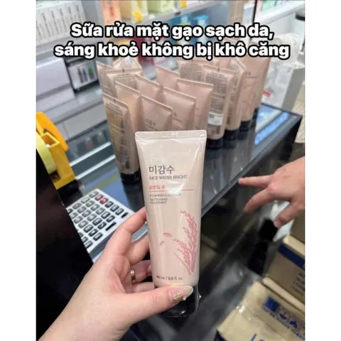 Sữa rửa mặt gạo The Face Shop – lành tính cho mọi loại da