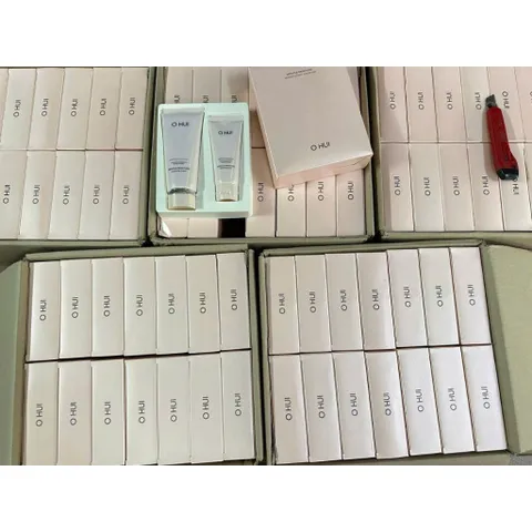 SỮA RỬA MẶT OHUI MIRACLE MOISTURE CLEANSING FOAM