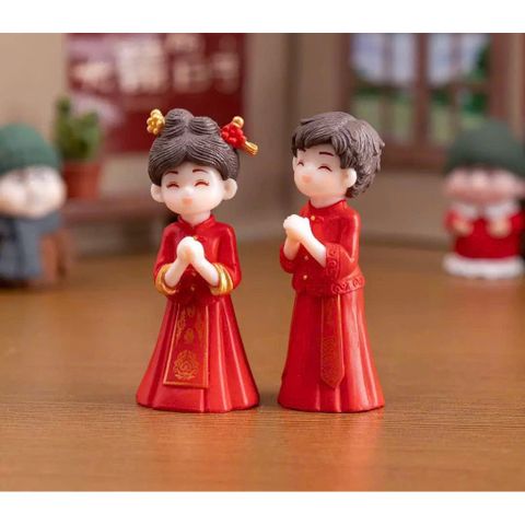 Mô hình cặp đôi tân lang tân nương phong cách cổ trang Trung Hoa deco ấn tượng bằng nhựa cao cấp kích thước 6.2*3 cm