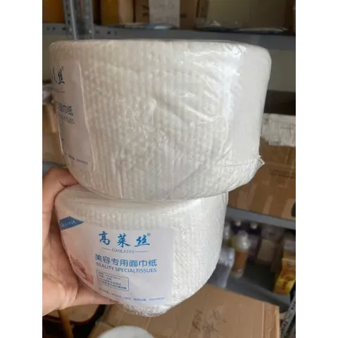 Giấy cuộn rửa mặt siêu dai và mềm mịn. Cuộn to tiện dụng
