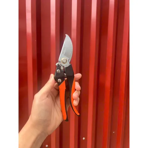 lKéo cắt cành cây nhà MB TOOL, 2 phiên bản tay nhựa cao cấp  và tay gỗ chất liệu thép Sk5 siêu Sắc và bền