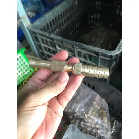 Đầu vòi xịt tăng áp lực nước bằng Đồng tưới cây rửa xe cực mạnh