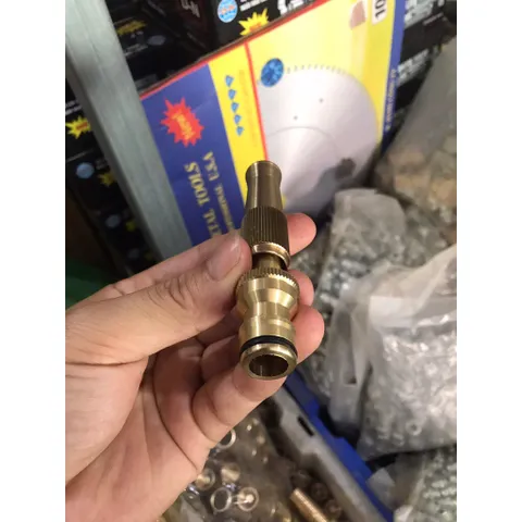 Đầu vòi xịt tăng áp phun nước rửa xe,tưới cây,có thể nối nhanh súng phun ,dây nước
