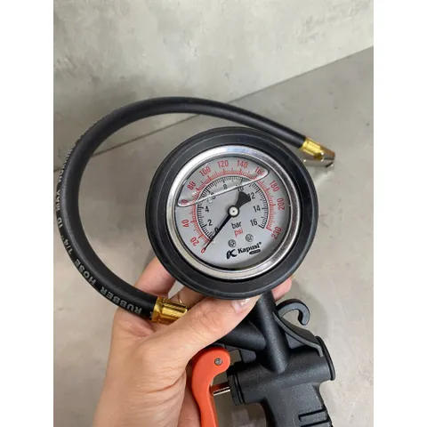 Đồng hồ đo áp suất lốp có độ chính xác cao Dây đeo áp suất không khí Xe bơm hơi Màn hình áp suất lốp ngâm dầu Đồng hồ đo
